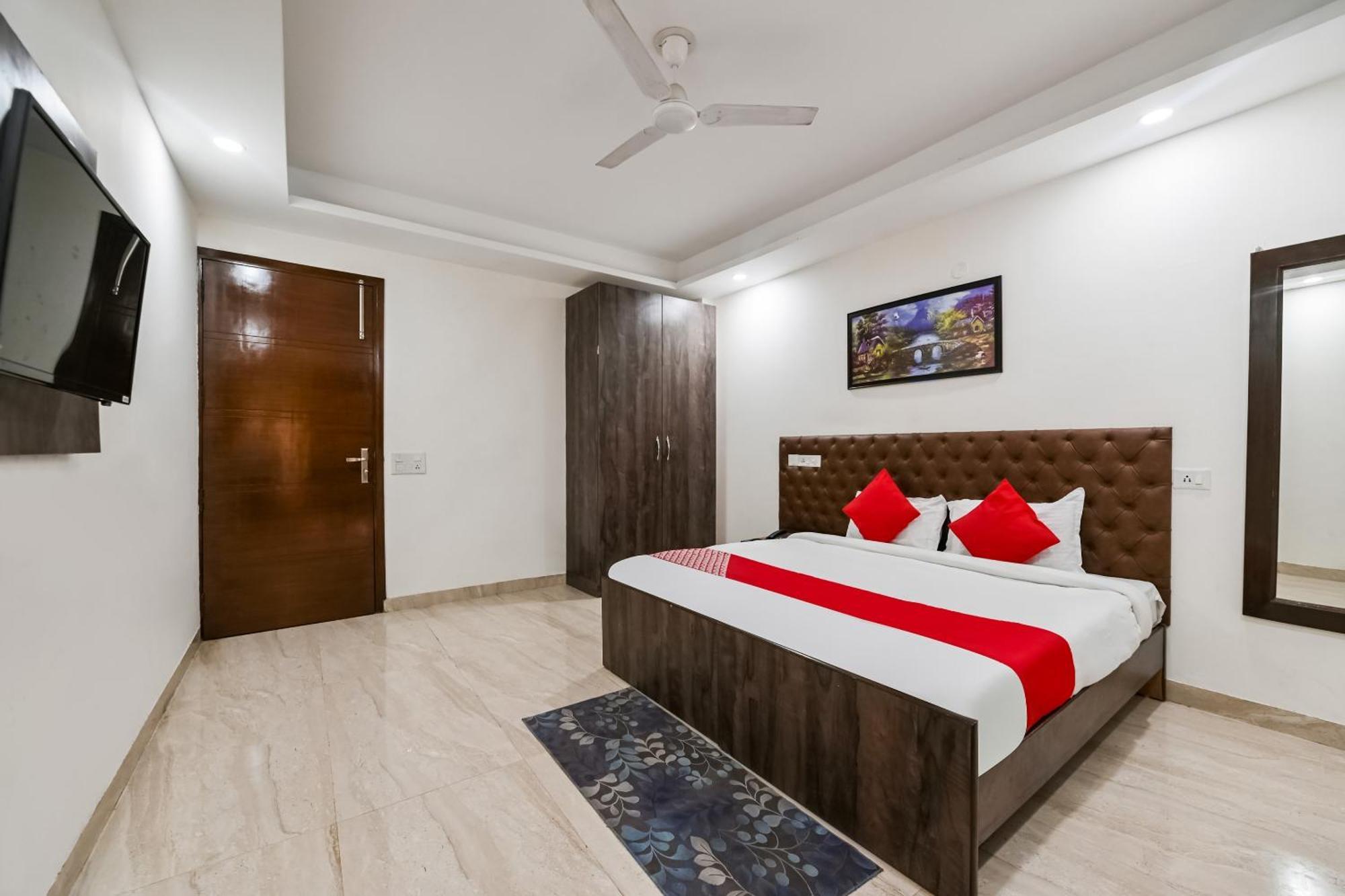 Hotel O Premium Rooms Chhatarpur New Delhi Eksteriør billede