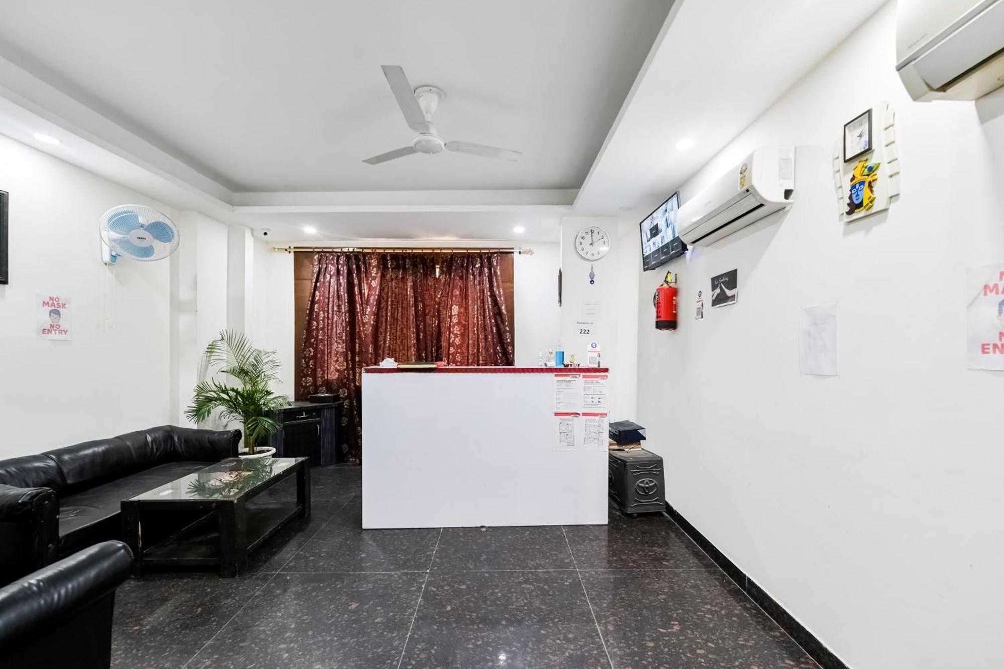 Hotel O Premium Rooms Chhatarpur New Delhi Eksteriør billede