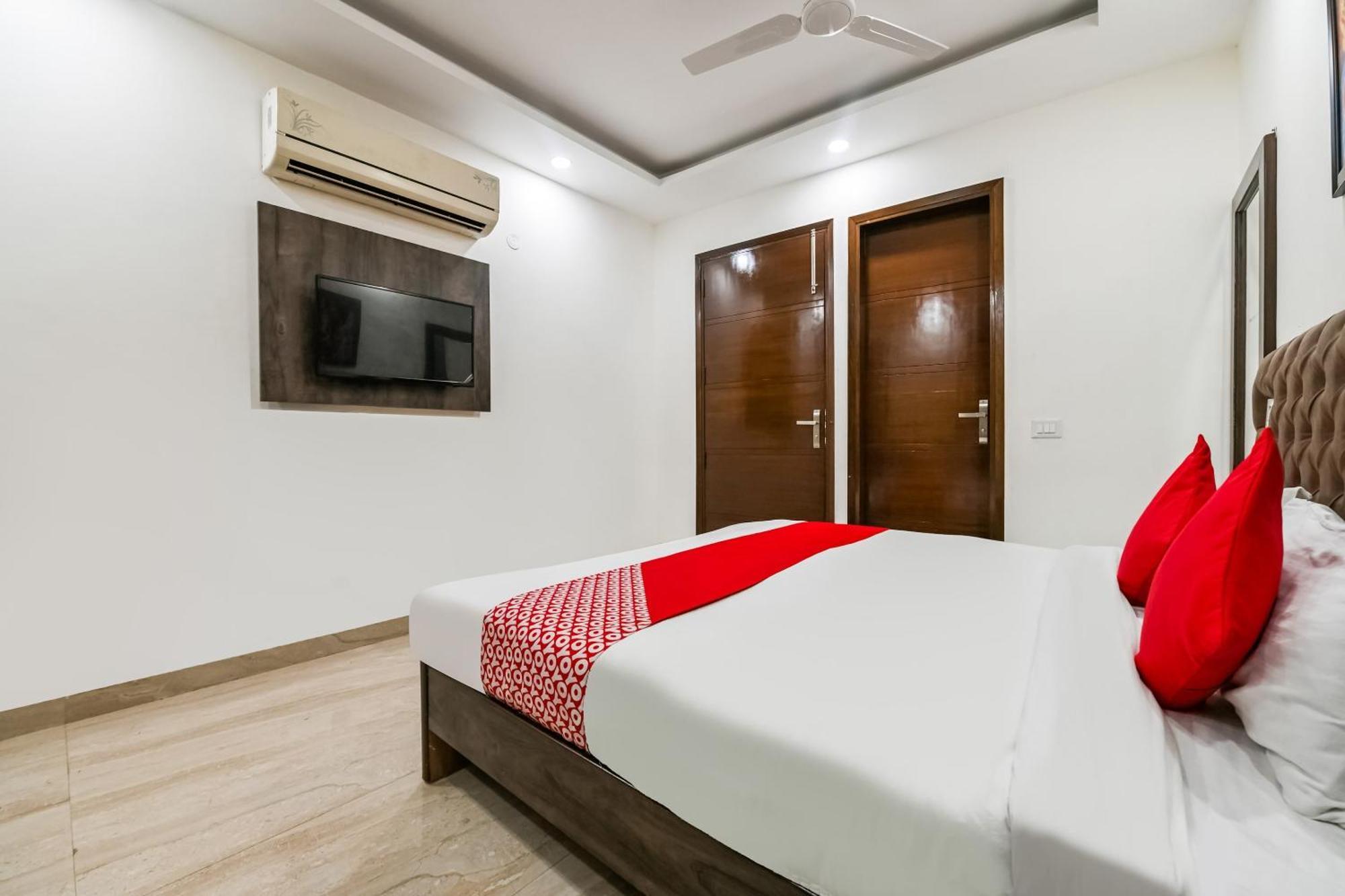 Hotel O Premium Rooms Chhatarpur New Delhi Eksteriør billede